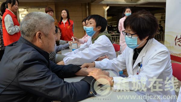 寧德人民醫(yī)院:中醫(yī)藥保健公眾健康義診咨詢進(jìn)社區(qū)