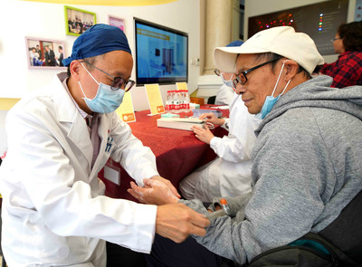 從解決老人“掛號難”到填補精神需求,這個“大世界”專門提供健康養老服務